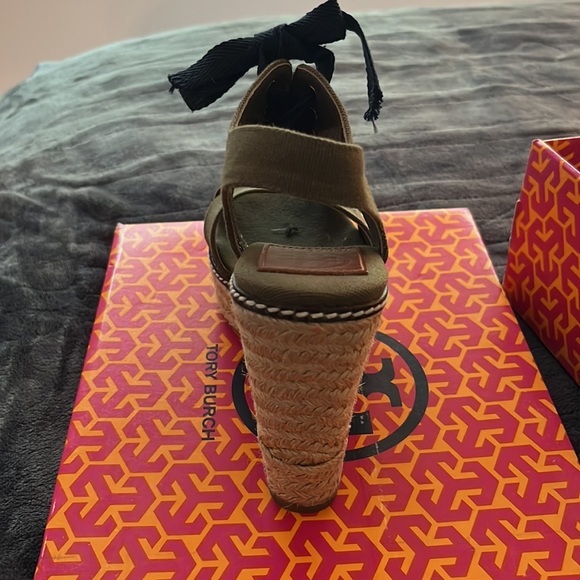 Tory Burch lace up espadrille - Picture 4 of 8